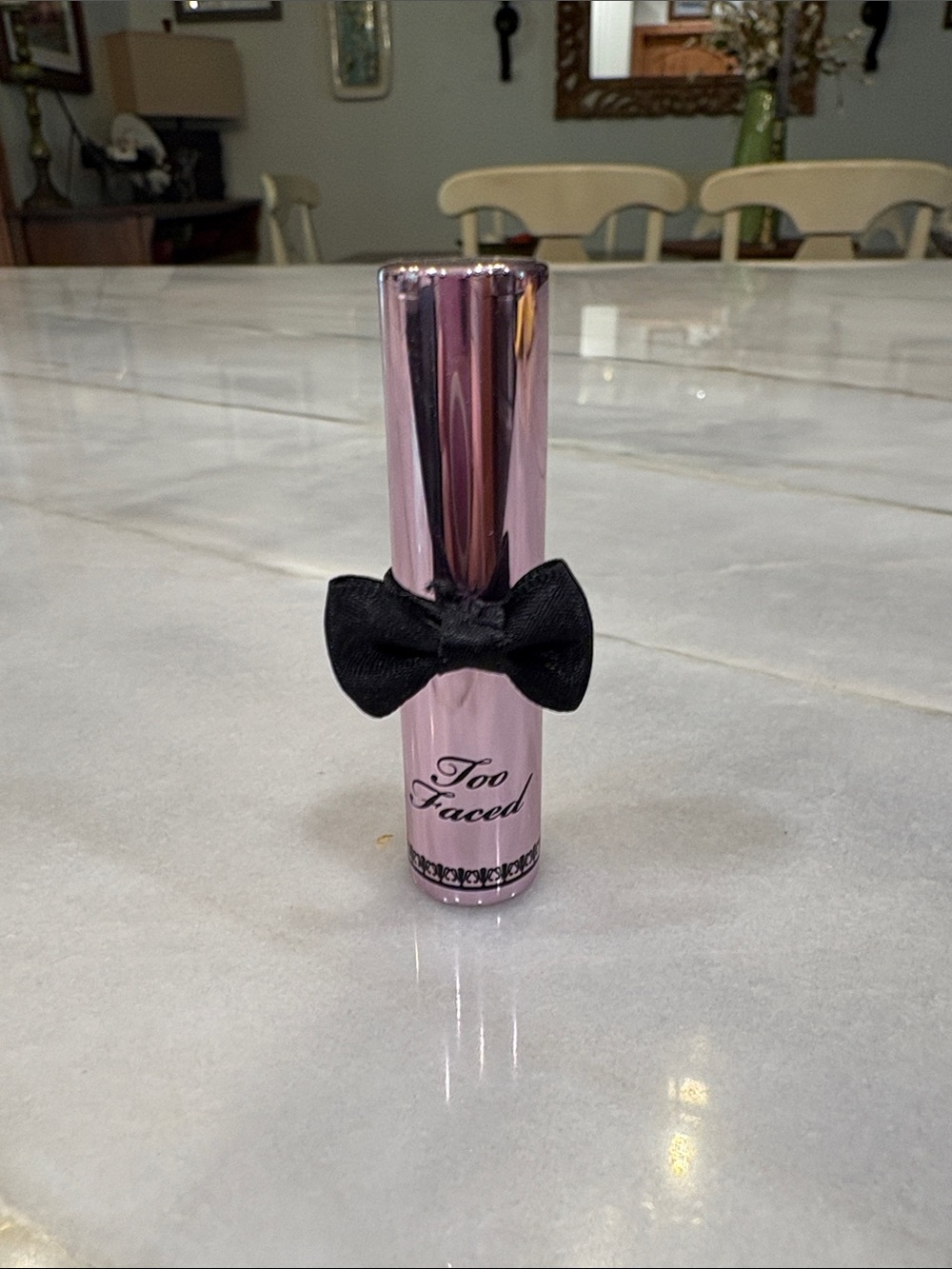Too Faced Petite Pouf Retractable Brush with Removable Bow
